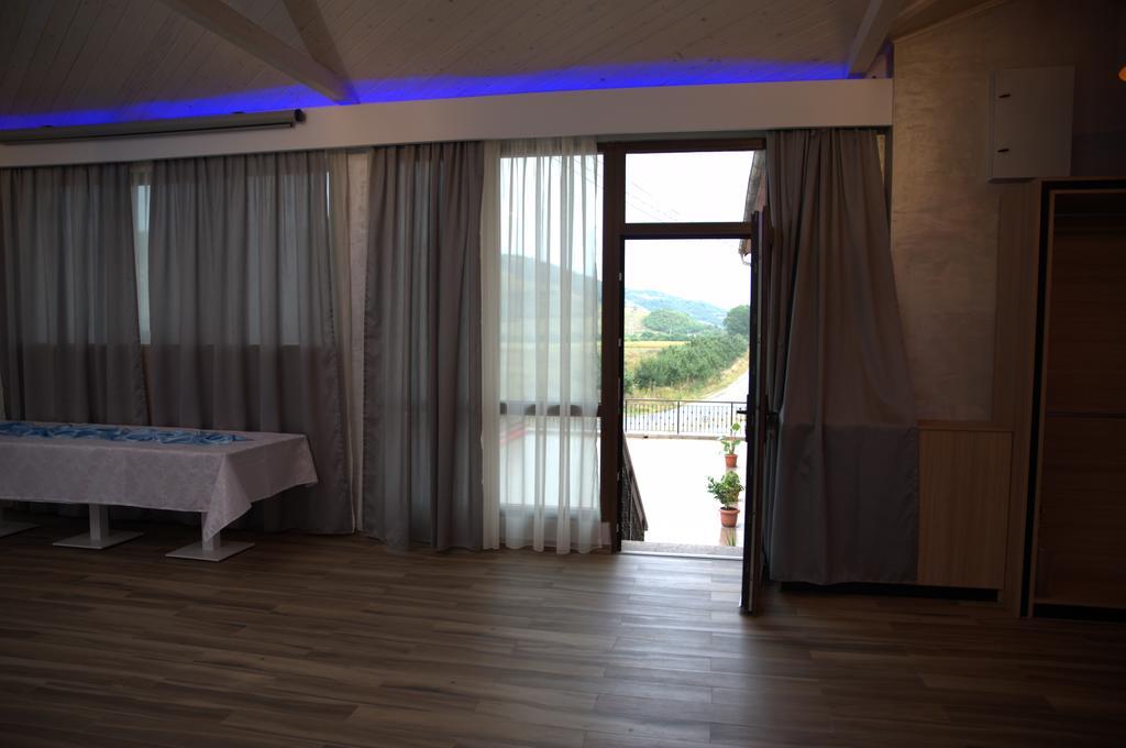 Hotel Mariflor Gherla Exterior photo