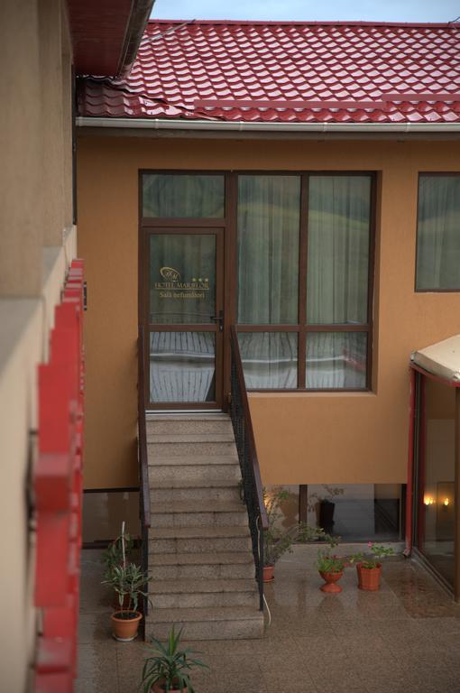Hotel Mariflor Gherla Exterior photo